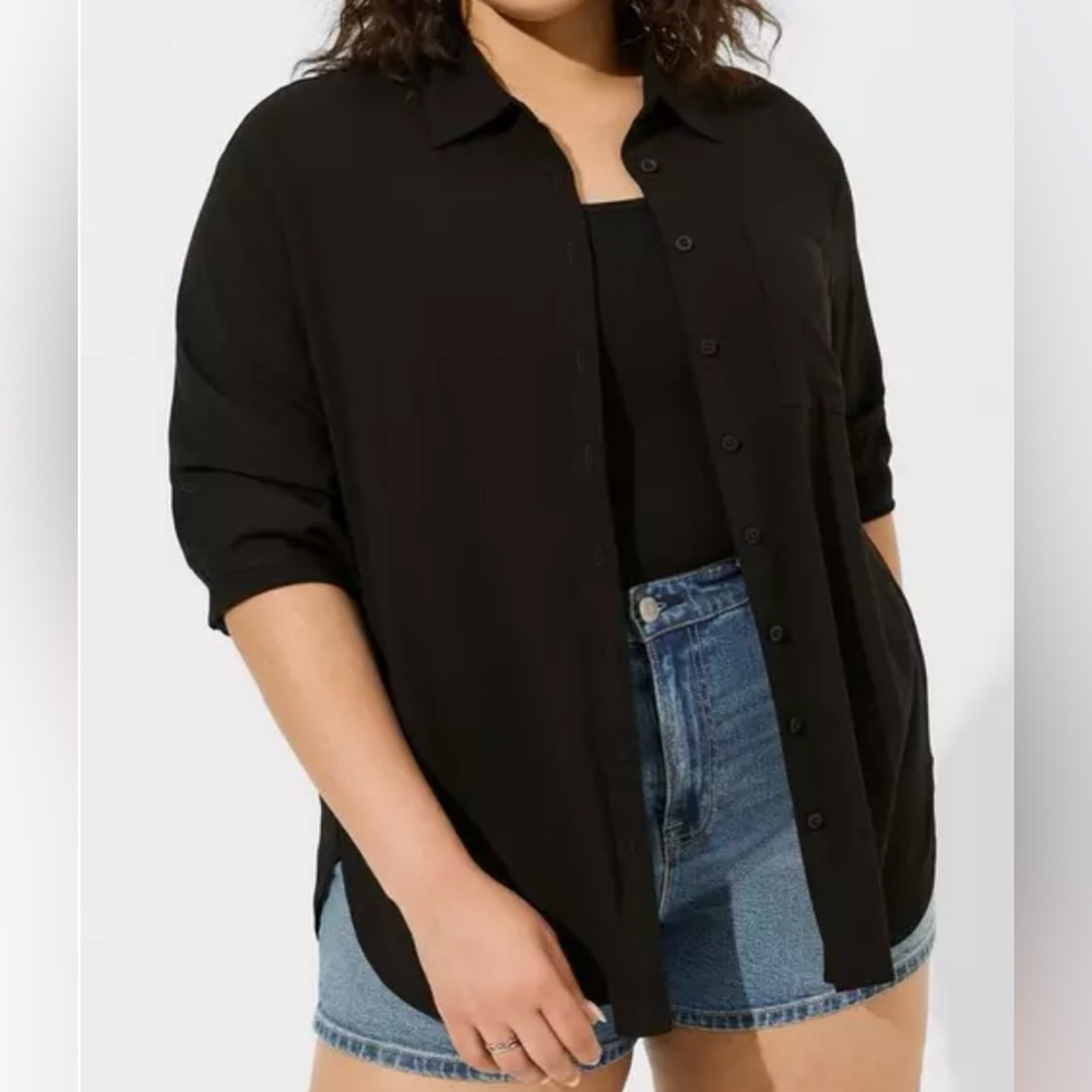 Torrid Women’s Drop Shoulder Black Button-Front Shirt, Size 4X